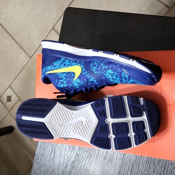 Size 8 Nike In-season Tr - Picture 2 of 4